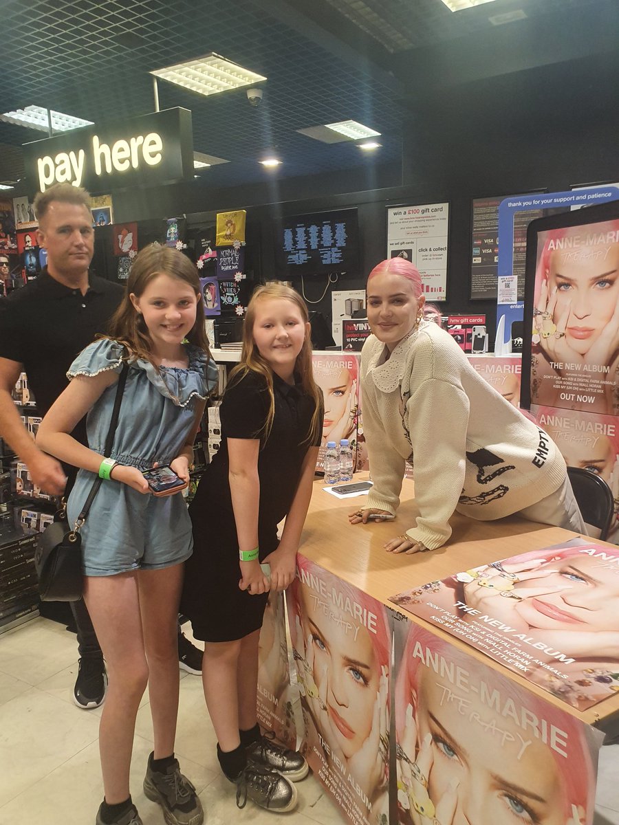 Mummy1003's tweet photo. @AnneMarie absolutely amazing. We love you. Thank you ❤❤❤ https://t.co/DzB2FGZERk