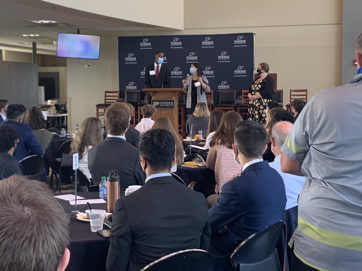 Sarah Ratekin, the director of CareerBound, along with Darren and Melissa Young spoke about the professional competencies that employers are looking for today #LarsenLaunch21 #larsenleadersacademy #purdue #krannertschoolofmanagement #krannert #Larsen #LLA #boilermakers