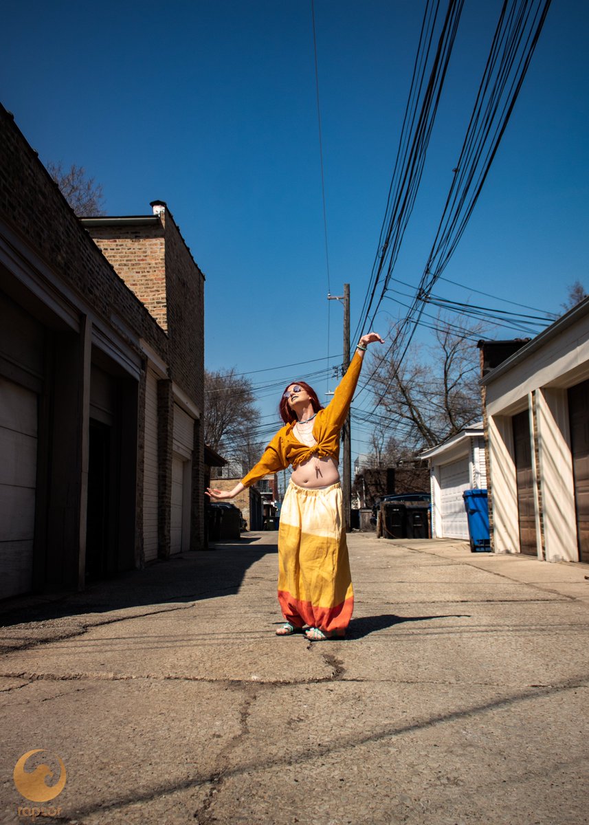 cufflinkcos's tweet photo. @HTHRFLWRS @droolhoney @Raptor_Drone Dancing in synthetic sunlight.

#MEATPUNKS FOREVER #ttrpg by @HTHRFLWRS and @droolhoney 
 
Photos by @Raptor_Drone https://t.co/2KdJSrh0GR