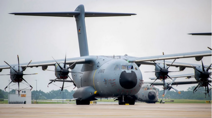 dailyhellascom's tweet photo. Afghanistan: The first German plane that arrived in Kabul evacuated just…seve... #dailyhellas https://t.co/0XrpXRlOpa https://t.co/0yNZDLQmYp