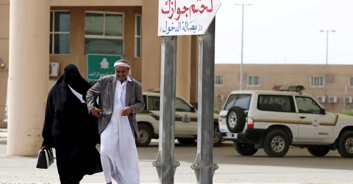 Mass job terminations hit hundreds of Yemenis in Saudi Arabia reut.rs/2XzfyCq