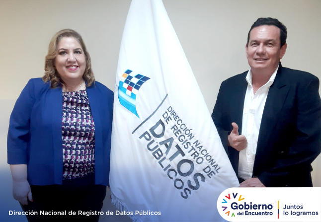 DinarpEc's tweet photo. Guayaquil | Directora Nacional #Dinardap, @AbJijon, sostuvo reunión de cooperación interinstitucional 🤝 con el Secretario de @inmobiliarec 🏛️@villacisf a fin de optimizar la infraestructura institucional, en beneficio de la ciudadanía.👨‍👩‍👧‍👦

#GobiernoDelEncuentro 
#JuntosLoLogramos https://t.co/OZSD5Q7BUK