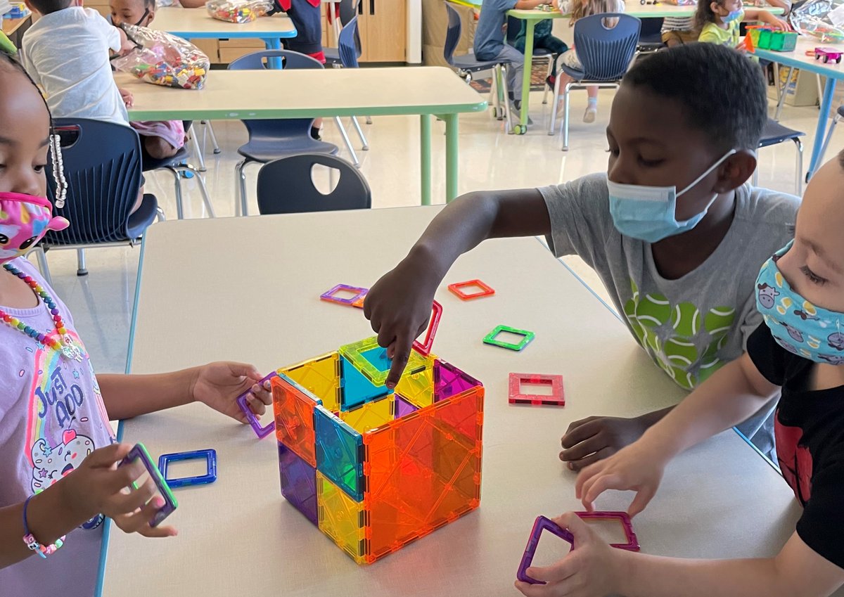 MsRubinSTEM's tweet photo. Our youngest owls @vickerymill were excited to explore S.T.E.A.M. stations in our lab.#wisewillrise https://t.co/lu3tJS3sdm