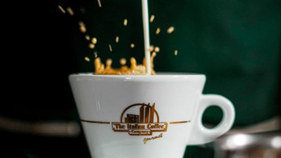 Ven por tu café a #italiancoffee

#coffee #followme #like4like #f4f #love #photooftheday #instagood #picoftheday #latte #latteart #tea #latte #latteart #coffeetime #travel #cdmx #instagram #instalike #latteartgram #picoftheday #coffeeshop #beautiful #happy #travelgram #mexico