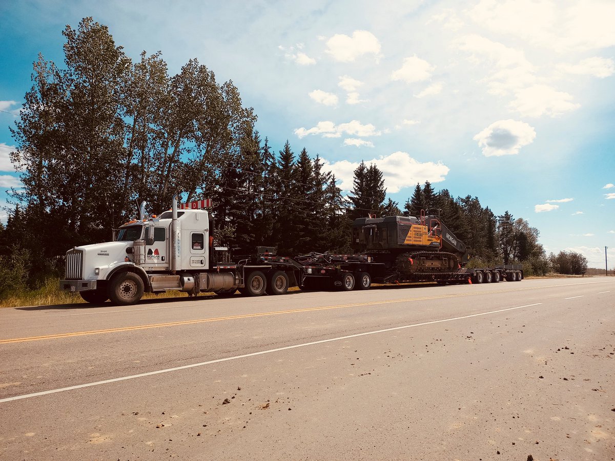 dirt_mover's tweet photo. Here's one of our lowbed drivers Brian hauling the 750 Volvo from a subdivision job outside Edmonton. Come be a heavy hauler with us! https://t.co/YLQOZcRRpt
#WeAreMorgan #lowbedding #lowbedlife #kenworthtrucks #gerrystrailers #construction #constructionequipment https://t.co/HyYDMeeRXh