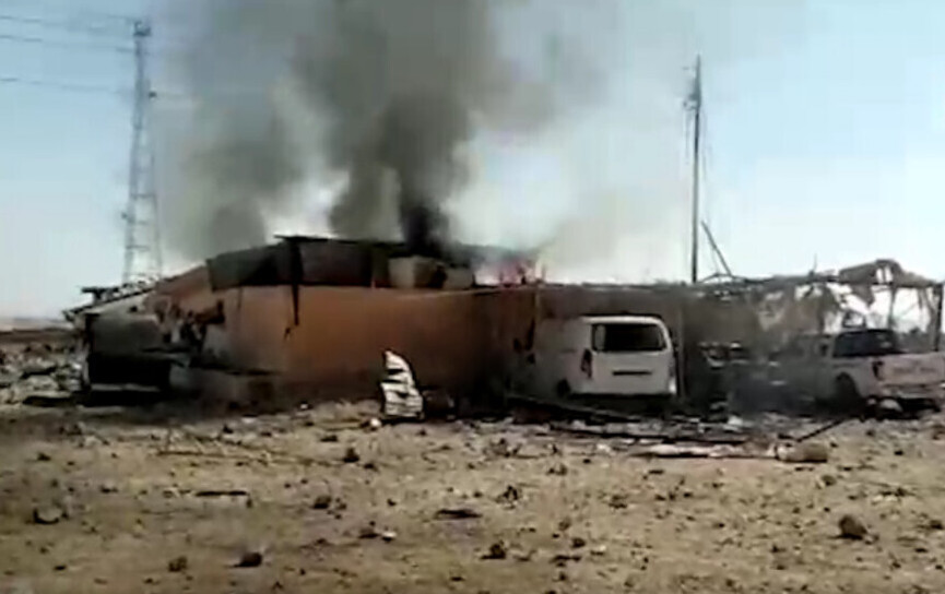 HelpKobane2015's tweet photo. #Şingal: Local Source: The #Hospital in the village of Al-Sakiniya, south of Şengal, was subjected to 5 air raids by #Turkish warplanes, leaving doctors and nurses dead. https://t.co/JgOwtUcbgx