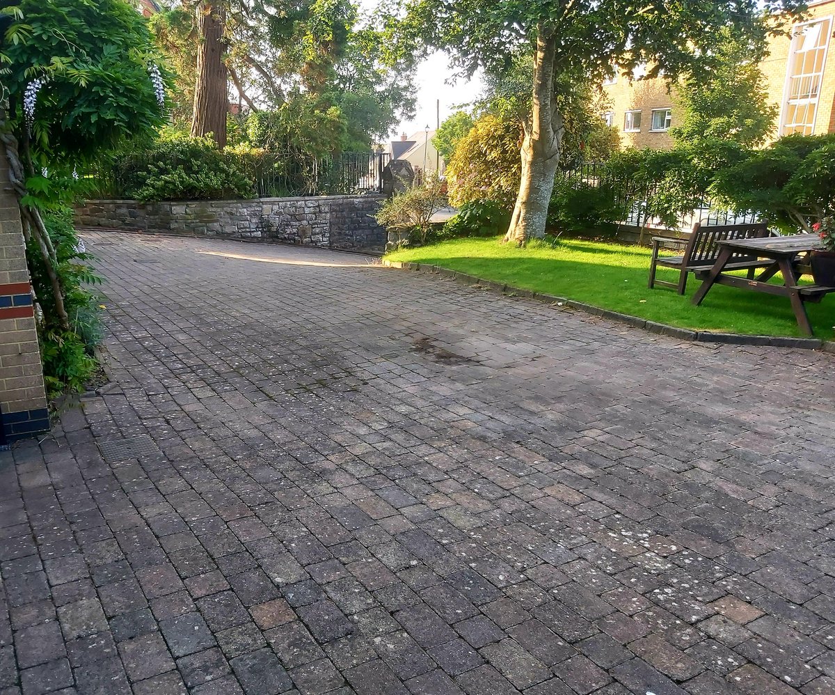 valejetclean's tweet photo. Dirty driveway or slippery paths or paving you'd like cleaning before the Autumn. We're now taking bookings for late September, so please just get in touch to arrange your quotation. #valejetclean #jetwashing #Cardiff #Penarth tel: 02920 700571 or 07767 310618 https://t.co/E9jK2SaF5E