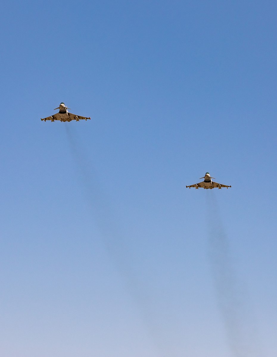 RoyalAirForce's tweet image. RAF Typhoons in Romania scrambled to intercept a Russian fighter in International Airspace over the Black Sea.
The aircraft had not filed a flight plan & wasn't speaking to Romanian ATC so was deemed a flight safety hazard.
#WeAreNATO
Read more: bit.ly/3CXzY8b