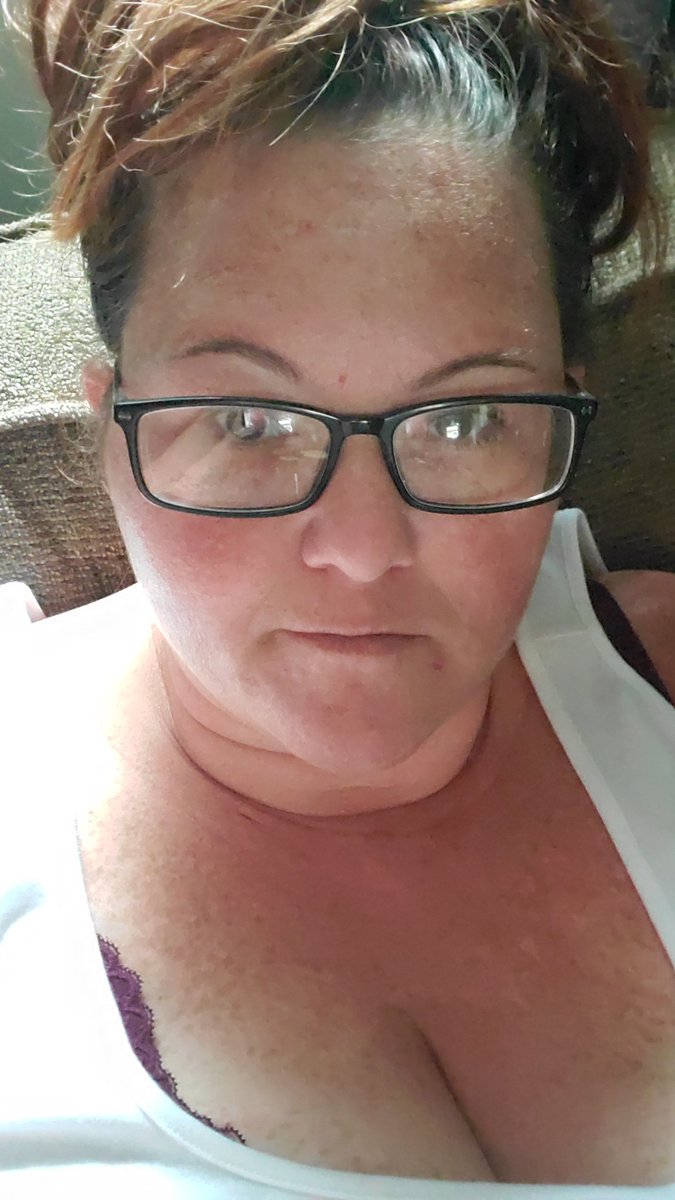 secretsmile44's tweet photo. Sick n everyone thinking its coronavirus. Off work till testing, 2 sick kids, exhausted. Still rocking my motherly duties while coughing my brains out. #holyhotmess https://t.co/Dxw6IulVxF
