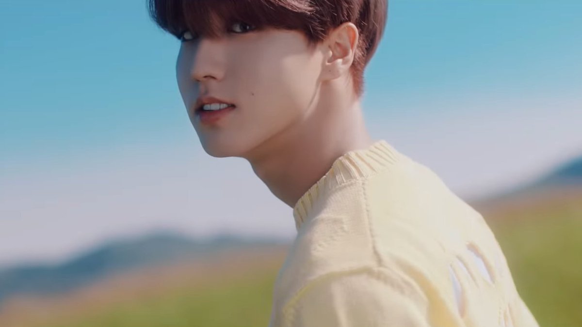 Хан джисон чб. Stray kids red chapter. Хан джисон stray kids горячий. Тип личности хан джисона. Хан джисон с со чанбином.