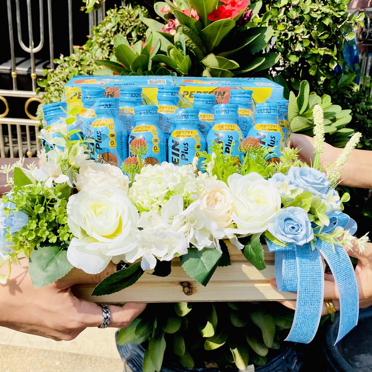 SEV_Event's tweet photo. และผู้ชนะที่ได้รับความฉลาดไปก็คือออ น้องศศินสีเขียว @Sasin_SEV !!!

เชิญมารับ "กระเช้าเปปที��" มูลค่า 12 คะแนนไปดื่มให้อร่อยได้เลยนะคร้าบ 😋 https://t.co/trYuUSqmlh