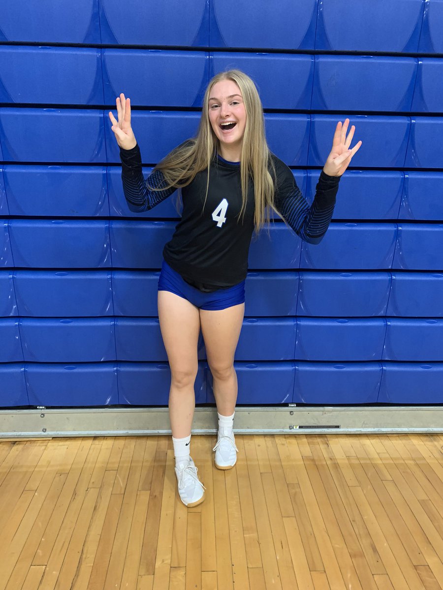 FOOR (😉) MORE DAYS UNTIL GAME DAY!!!!!!!!