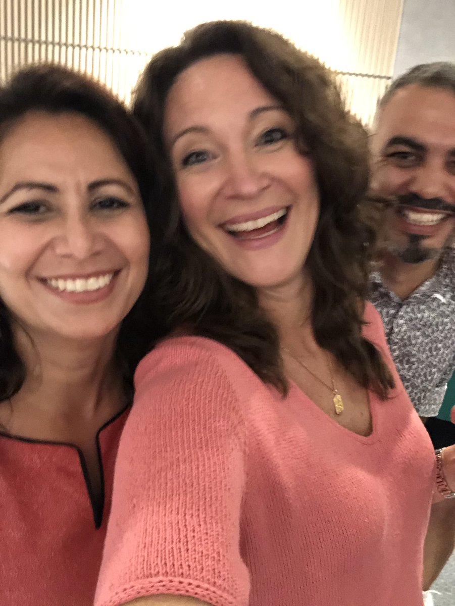 PaulaLarrain1's tweet photo. Özlem og mig. Før og efter Devrim 😂🥳❤️
#takforkaffe @cekicozlem @Devrimulgu https://t.co/jd4JeKA7Dz