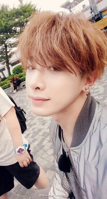 imaslaveofwh's tweet photo. 🐰160301🐰
#MonstaX #monstax元虎 感谢你们一起庆祝我生日! Monstax和monbebe,我家人,我不会忘记今天的感恩!!非常幸福的一天了 #remember1919 #remember0301
제 생일을 다같이 축하해줘서 감사해요! 맴버들과 몬베베, 우리 가족들, 오늘의 감사함을 잊지 않을께요!! 진짜 행복한 하루였어요! https://t.co/hrmQiEAcwY