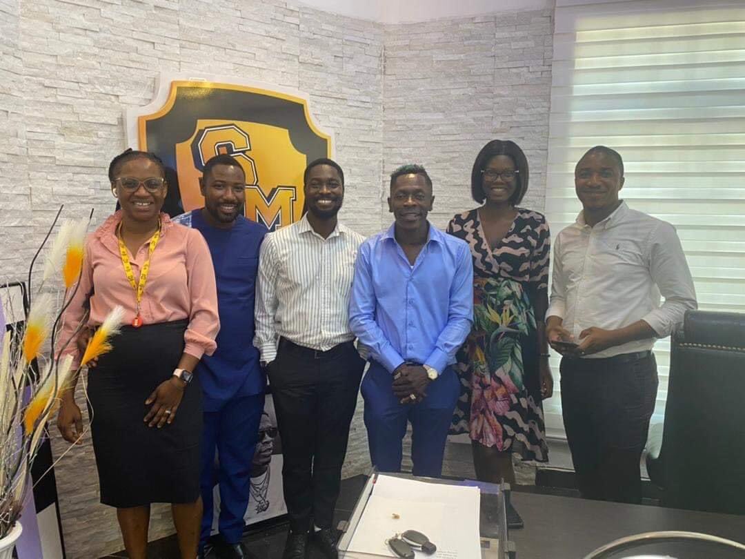 ShattaMovemen14's tweet photo. Staff Of Storm Energy Drink, Early Today Paid A Visit To The African Dancehall King @shattawalegh To Congratulate Him For His Historical Nomination At The MVAs
#GOGALBUM #SHAXI #STORM https://t.co/28agHeF64n
