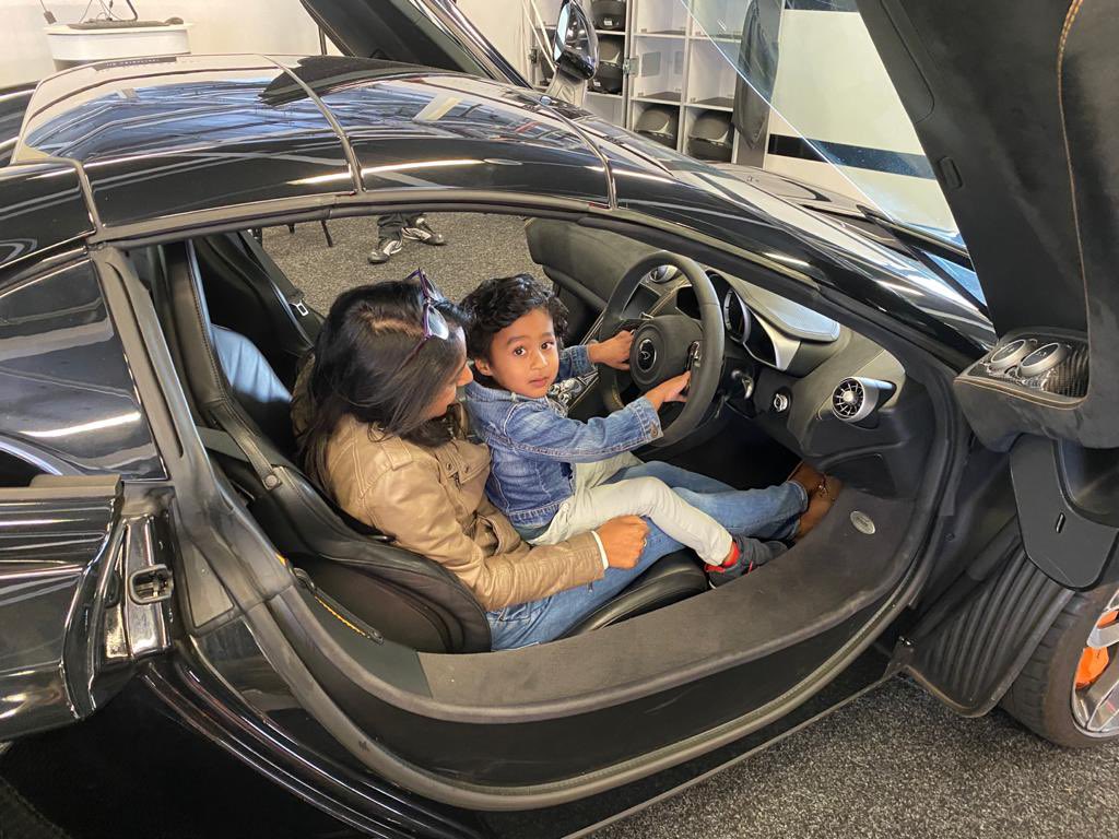 karunchandhok's tweet photo. Excellent family day out at @SilverstoneUK with @dto_motorsport yesterday! #TrackExperiences https://t.co/NUj1hKjbyE