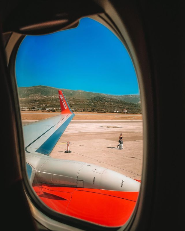 Jet2tweets tweet media