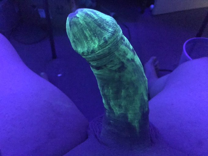 2 pic. I Cloud00a painted my ?? BigDick  (recently) with UV paint (harmless based party ? ? safe) for