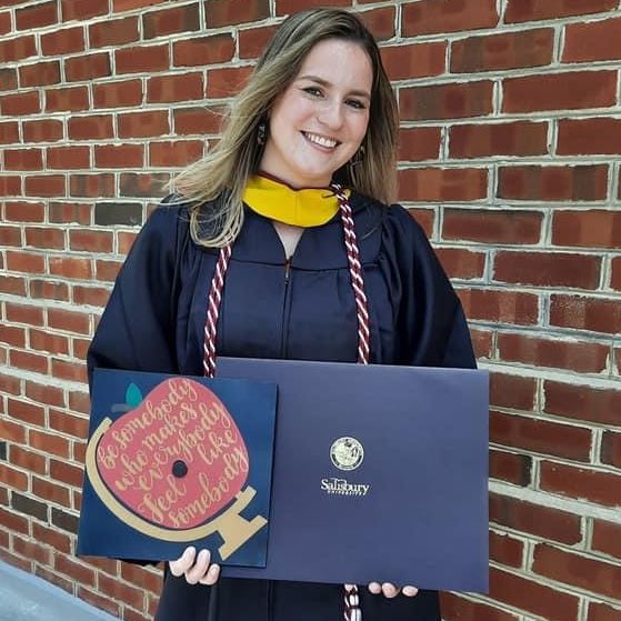 su_pds's tweet photo. You Go Gull: Jenna Beetler is headed down the avenue of being a teacher... Glen Avenue, that is! Congrats to the Early Childhood Education graduate, who will be teaching 2nd grade math and science at the PDS where she completed her internship! #YouGoGull @lahenry96 @Seidelschool https://t.co/LFWg75fHik