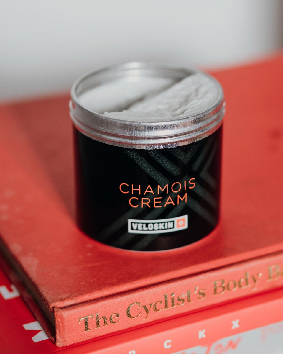 VeloSkin's tweet photo. Want to know more about our products and their benefits?✅

Check out this write up by @gareth_winter. He's a detailed guy that loves to get up early and get things done. Check it out✍🏻

We're looking forward to working with Gareth in the future🧡

https://t.co/fALsfrjL6F https://t.co/etrU3bScES