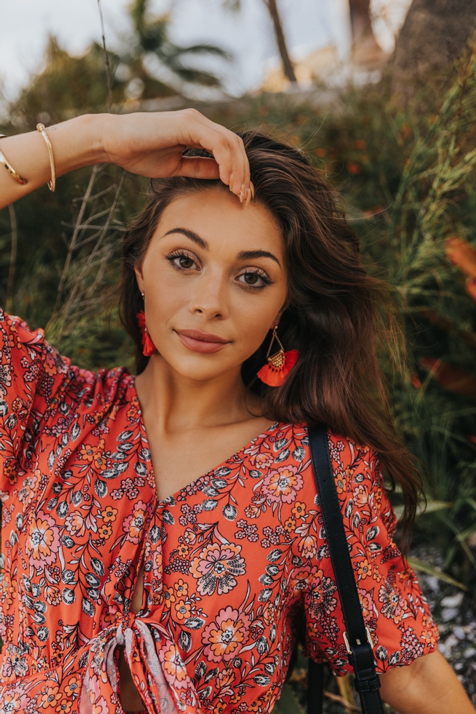 ChristineWozz's tweet photo. FREZZEEE ITS PORAIT TIME! ⁠
⁠
I loved getting the chance to photograph the beautiful Kenna! ⁠
⁠
She is rocking a Shore romper in these shots! https://t.co/AM7EbD8vJk