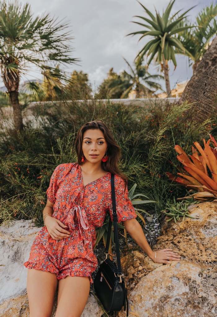 ChristineWozz's tweet photo. FREZZEEE ITS PORAIT TIME! ⁠
⁠
I loved getting the chance to photograph the beautiful Kenna! ⁠
⁠
She is rocking a Shore romper in these shots! https://t.co/AM7EbD8vJk