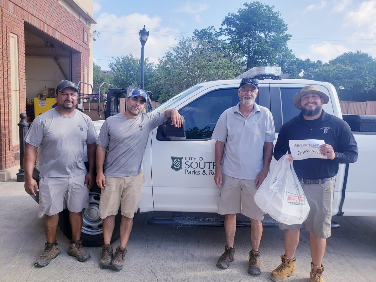 SouthlakeFound's tweet photo. City of Southlake’s movers and shakers aka everyone in every city office and department within Southlake was treated with donuts by Southlake Foundation volunteers this morning as a  token of appreciation for all the endless hard work they put towards the citizens of Southlake. https://t.co/wyO9xExQzB