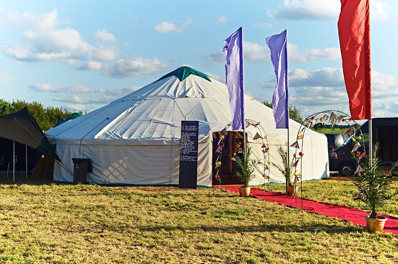 Our vibrant red colour DandyDura is ideal walkway matting for the ‘red carpet experience’ on approach to your venue

Image courtesy of Green Yurts
#wedding #engaged #outdoorwedding #yurt #redcarpet