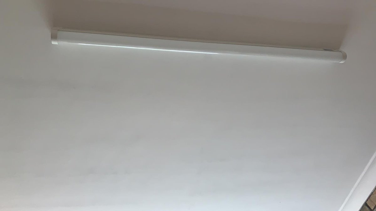 Lighting makes a huge difference both visually and to the atmosphere of a room. We offer tonnes of different #lighting options including #light #installations just like these in this #kitchen! Simply call to find out more 📞07482 205574