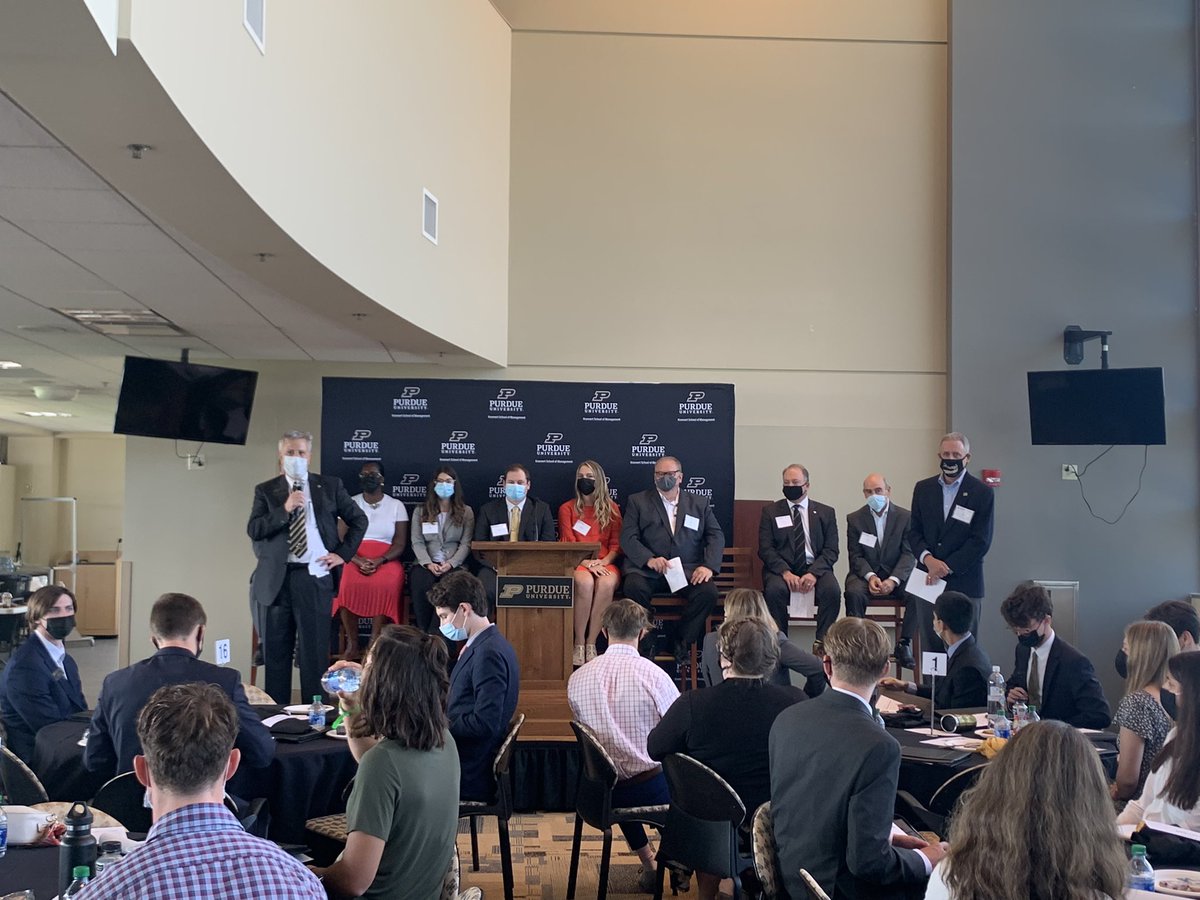 Today, a group of industry representatives came in and shared some advice based off of their experiences in the industry #LarsenLaunch21 #larsenleadersacademy #purdue #krannertschoolofmanagement #krannert #Larsen #LLA #boilermakers