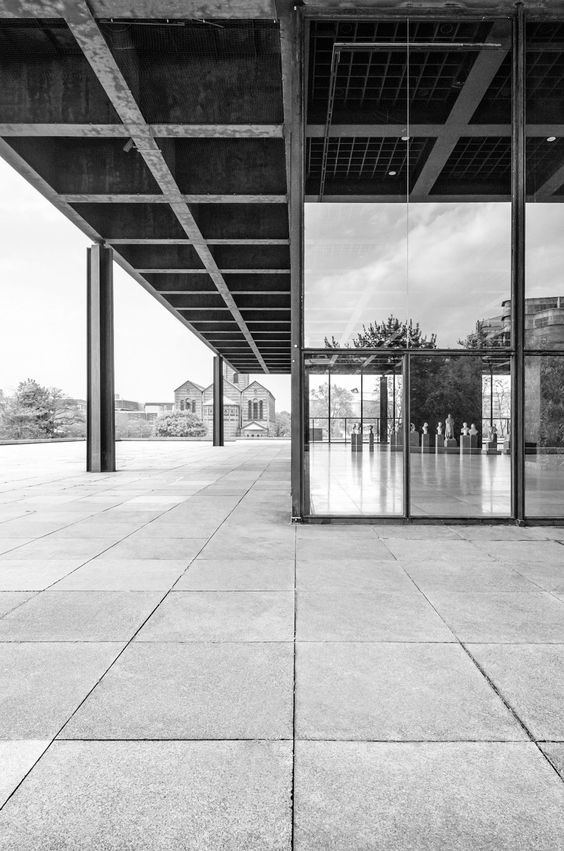 #Arquitectos _
Hace 52 años que nos dejo el arquitecto Mies van der Rohe. De todos ¿Cuál es tu proyecto favorito?¿por qué? Nosotros lo tenemos claro.
#Arquitectura #Architecture #MiesvanderRohe