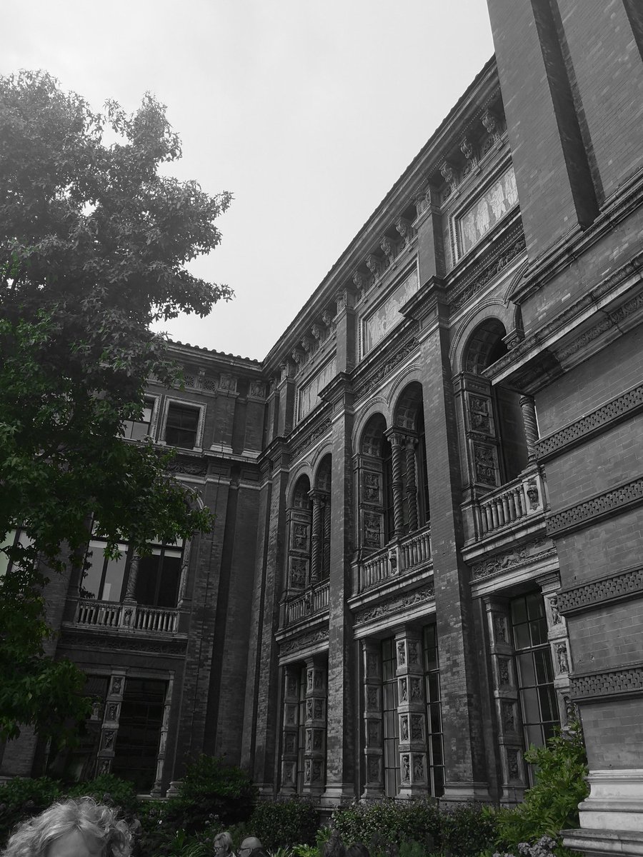 Lifethroughale5's tweet photo. #photography #VictoriaandAlbert #Museums #London https://t.co/BKHGPVMm8M