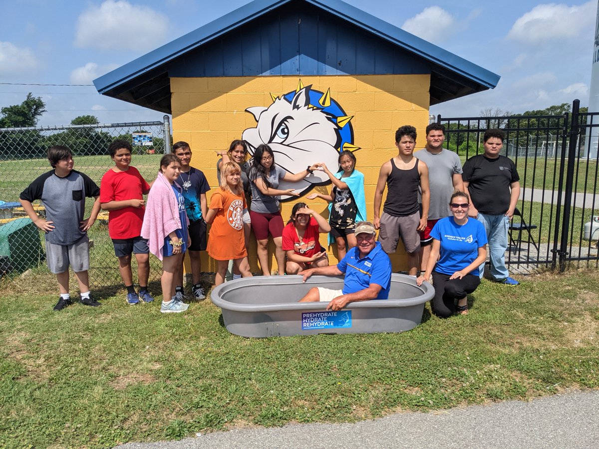 We continue our cool tub program donations to schools that are in need of a new one. @decaturbulldog @DecaturSD was very appreciative! Especially the coach! If your school is in need a cool tub, please reach out to us at todd@kendrickfincher.org. @archildrens @ArkAthTrainers