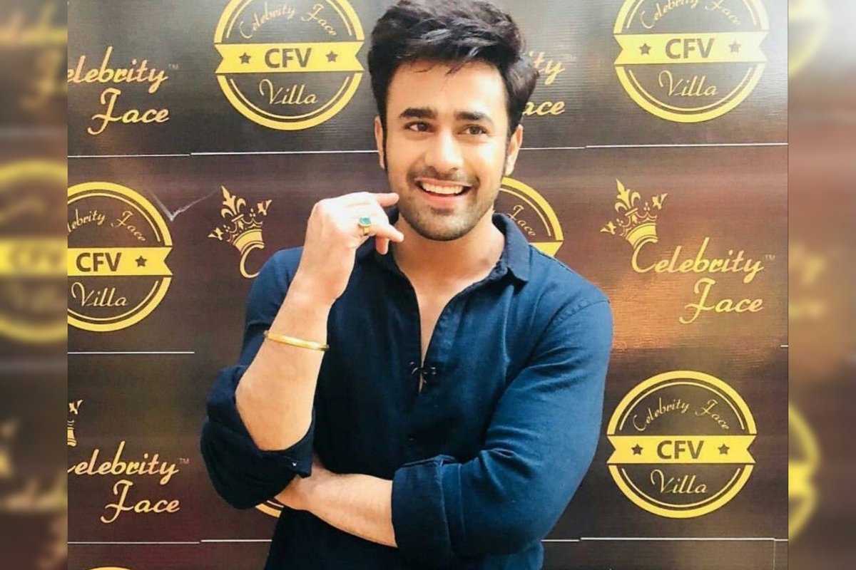 MusicalVibe2's tweet photo. My source of happiness?
Your smile 😊❤️❤️ #PearlVPuri https://t.co/i217UyleW8