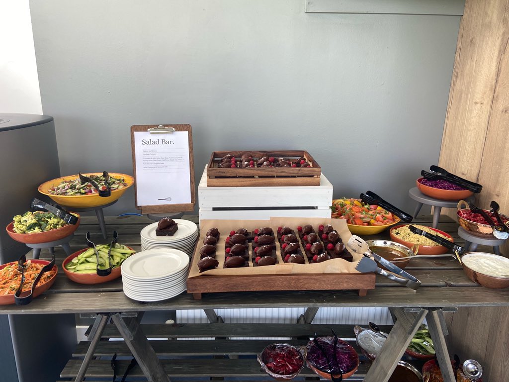 HSofG's tweet photo. Nearly time for our Senior School pupils to sample what’s on offer in our newly refurbished refectory!

#HSOG #YumYum https://t.co/zKbN8bcDhF