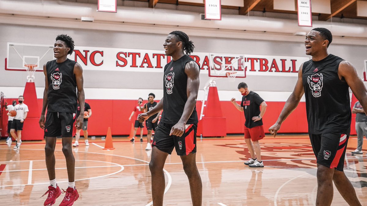 PackMensBball's tweet photo. Mood all around 😁 https://t.co/xCLw6Vlgut