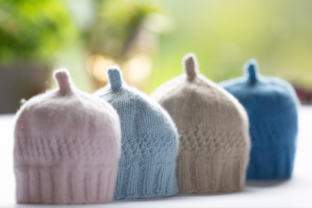 PowersFlowers's tweet image. 🧶 I’ve been knitting up a tiny storm of 100% cashmere hats for newborns👶 Soft as can be, lightweight, made with❤️. Super-luxurious. I’ve opened a little Etsy shop with a 10% discount for the first few buyers 😊 etsy.com/ie/shop/Dublin…