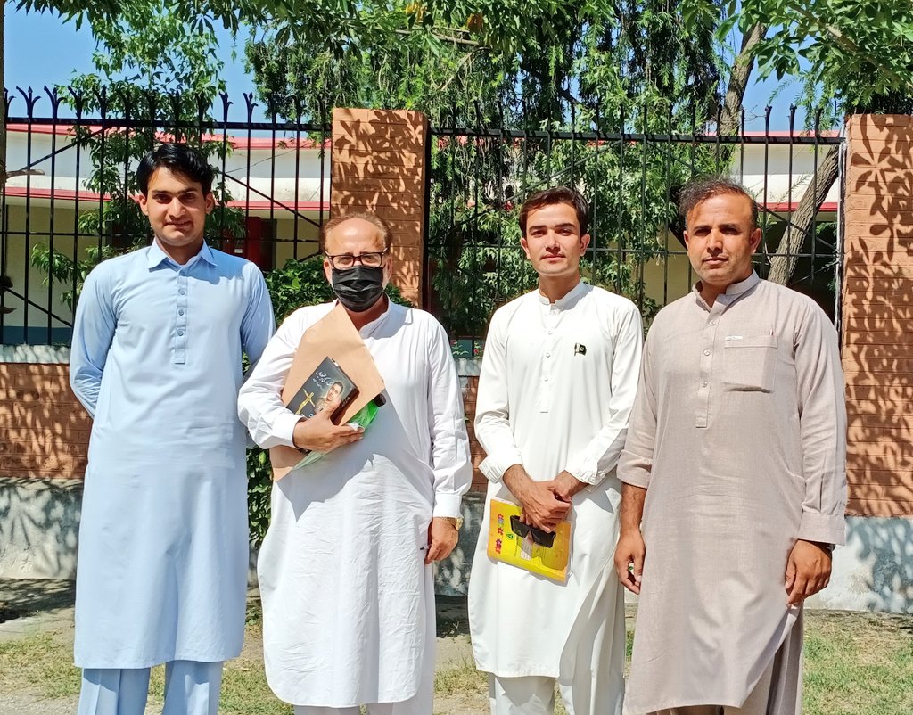 AliZmarey's tweet photo. Now you can officially call me the master of English literature and linguistics. 
With my teachers Muhammad jihan,Sir Zarish khan and friend Azam khan.  
#graduationday 2021 https://t.co/H34QSBbGcz