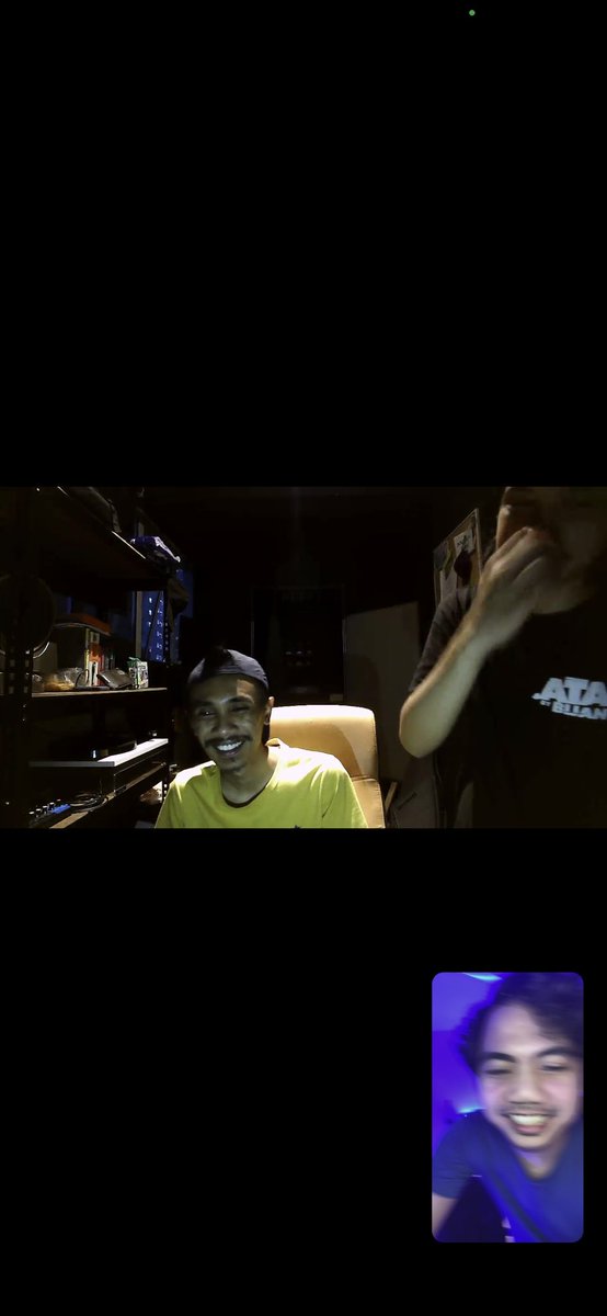 LNFrequency's tweet photo. Harini saja dah #LateNightLepak with @hacktickmusic di Discord dan bersama @_idhammohamed @gheffroy #GRC dan @AdeepNair (guitarist LNF & @kolarhijau) di IG Live!
Jaga diri semua, stay safe! #KitaJagaKita #MusiciansForMusicians https://t.co/PQavcCBMG7