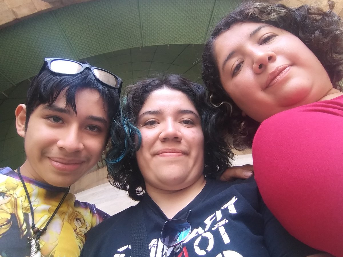 G3minnis91's tweet photo. Este es un día muy especial porque a pesar de lo duro que ha llegado a ser el camino no pude haber pedido mejor compañera, pese a las diferencias y similitudes 😂 eres de lo que más amo
Feliz Cumpleaños a mi gemela que no es mi gemela💖
Hermanas por casualidad amigas por elección https://t.co/vUsg7CDIy8