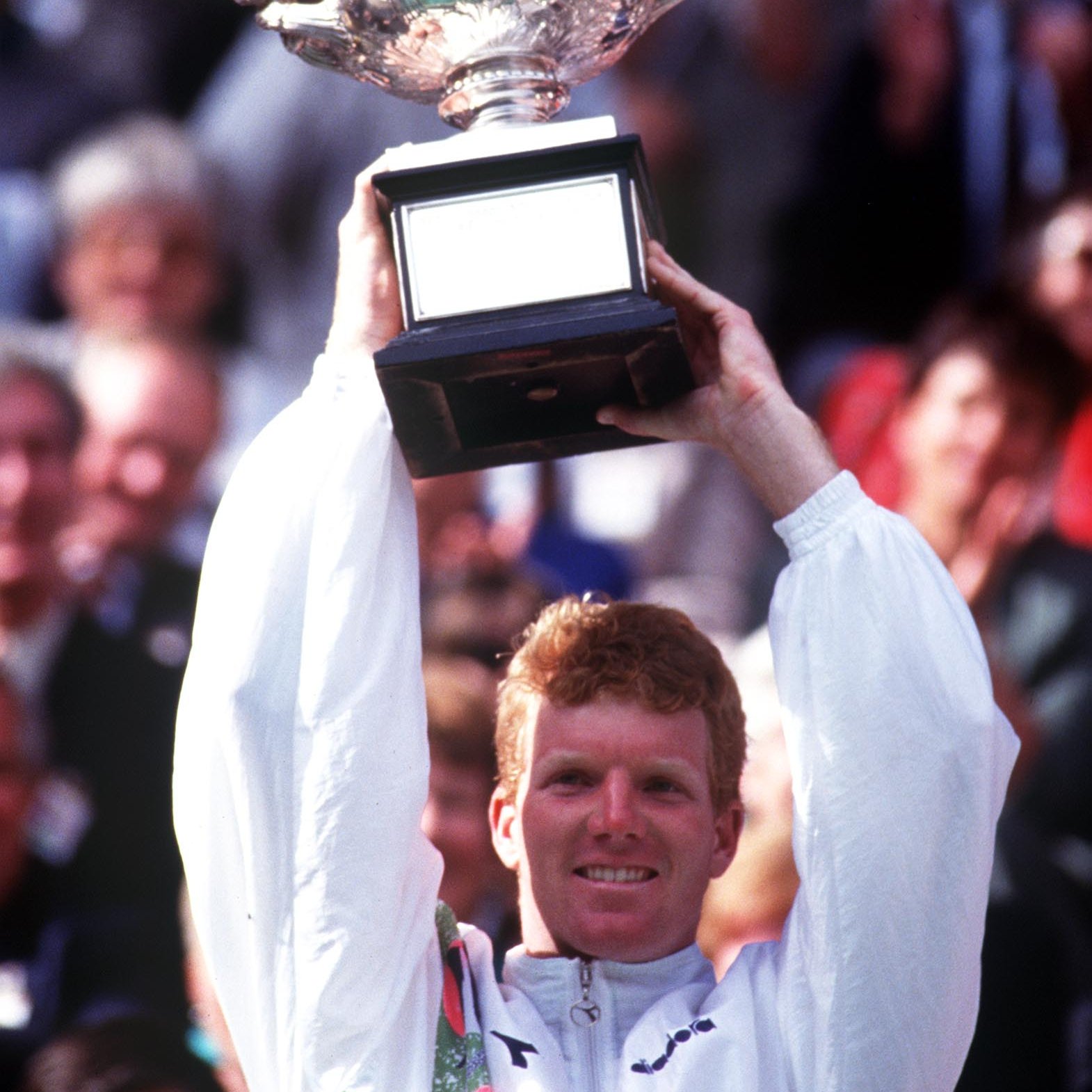 Usta:    Happy birthday to 4x Grand Slam champion, Jim Courier! 