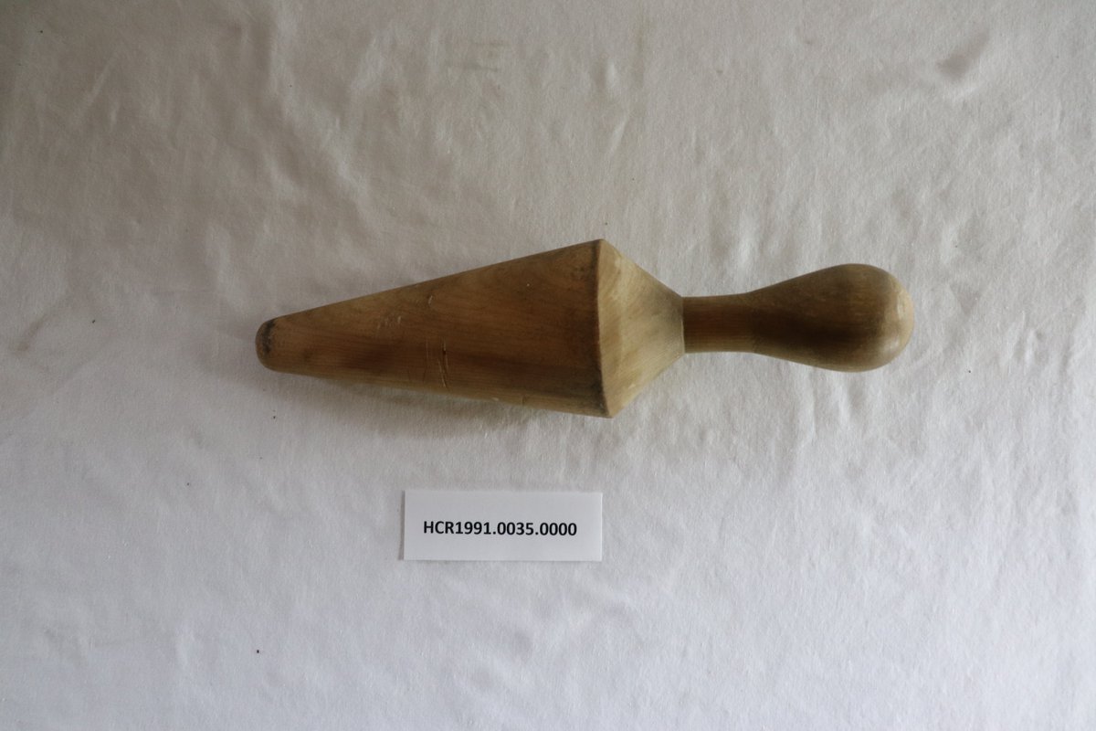 Artifact of the Week #21:

This peculiar looking wooden piece is a berry masher, used for preparing berries to turn into jam.

This is the final Artifact of the Week for our 2021 season.

#HistoricHatCreek #2021season #museumwork #ccclives #destinationBC