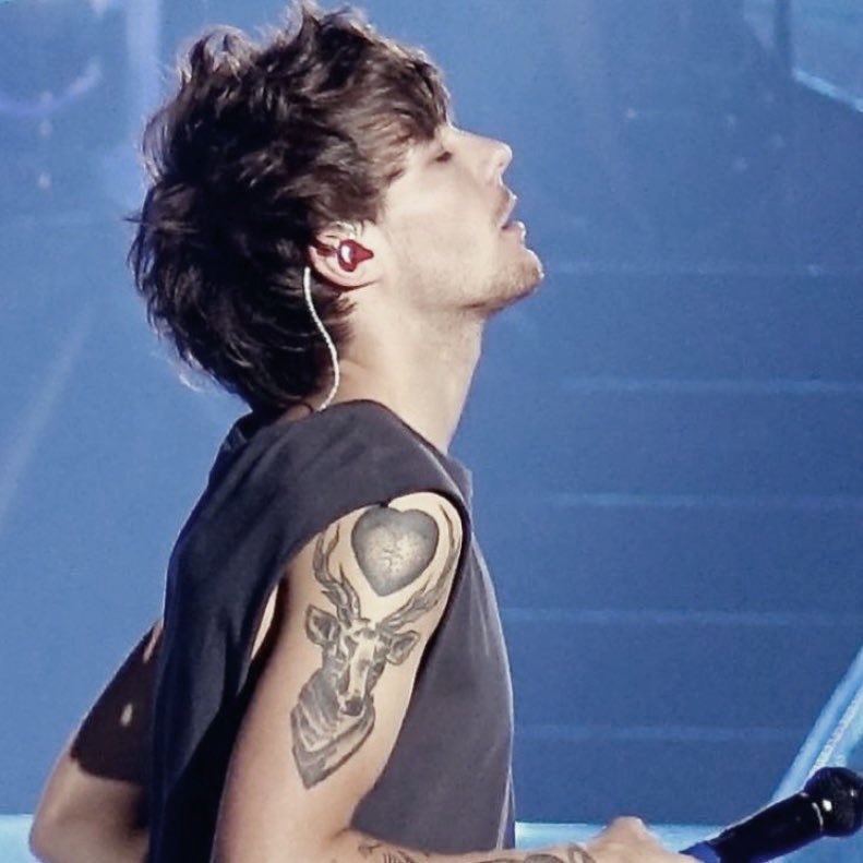 like &amp; RT to find solo louie mutuals !! 

#AwayFromHomeFestival