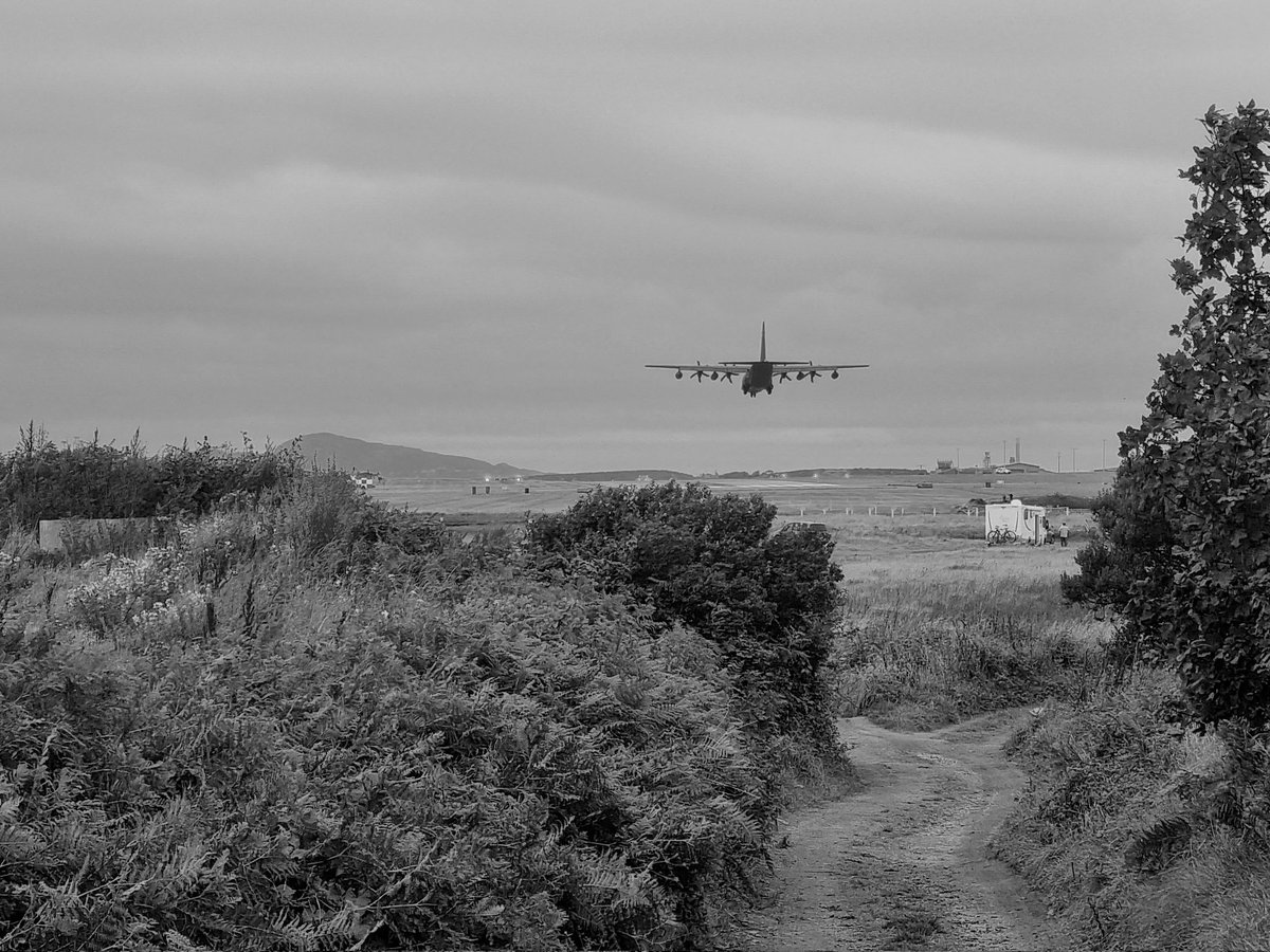 jenny_anglesey's tweet photo. Hercules touch and go today @RAF_Valley  #Anglesey https://t.co/rnP6AGypOQ