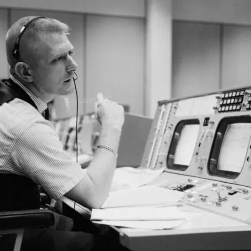 jcbruening's tweet image. Eugene Francis “Gene” Kranz, born August 17, 1933. Fighter pilot, aerospace engineer and NASA flight director during the Gemini and Apollo programs (including the historic Apollo 11 flight in 1969).
#genekranz #NASA #geminiprogram #apolloprogram #apollo11 #apollo13