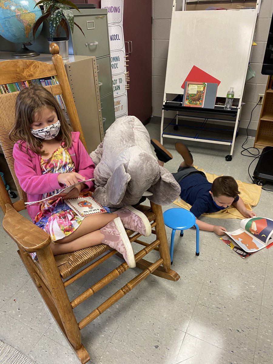 MsMedleyKY's tweet photo. Today we worked on finding spaces in the room where we can read independently 📖🐘 https://t.co/5ov50GIpJt