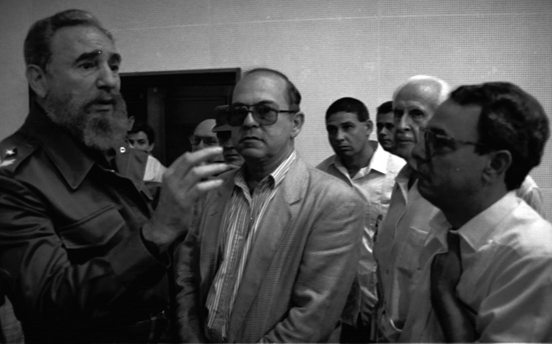 centrofidel's tweet photo. #Fidel: "(…) uno de los propósitos fundamentales de la Revolución es desarrollar el arte y la cultura, precisamente para que el arte y la cultura lleguen a ser un verdadero patrimonio del pueblo”. #FidelVive #Uneac60 #CubaEsCultura https://t.co/1u632UDPAk