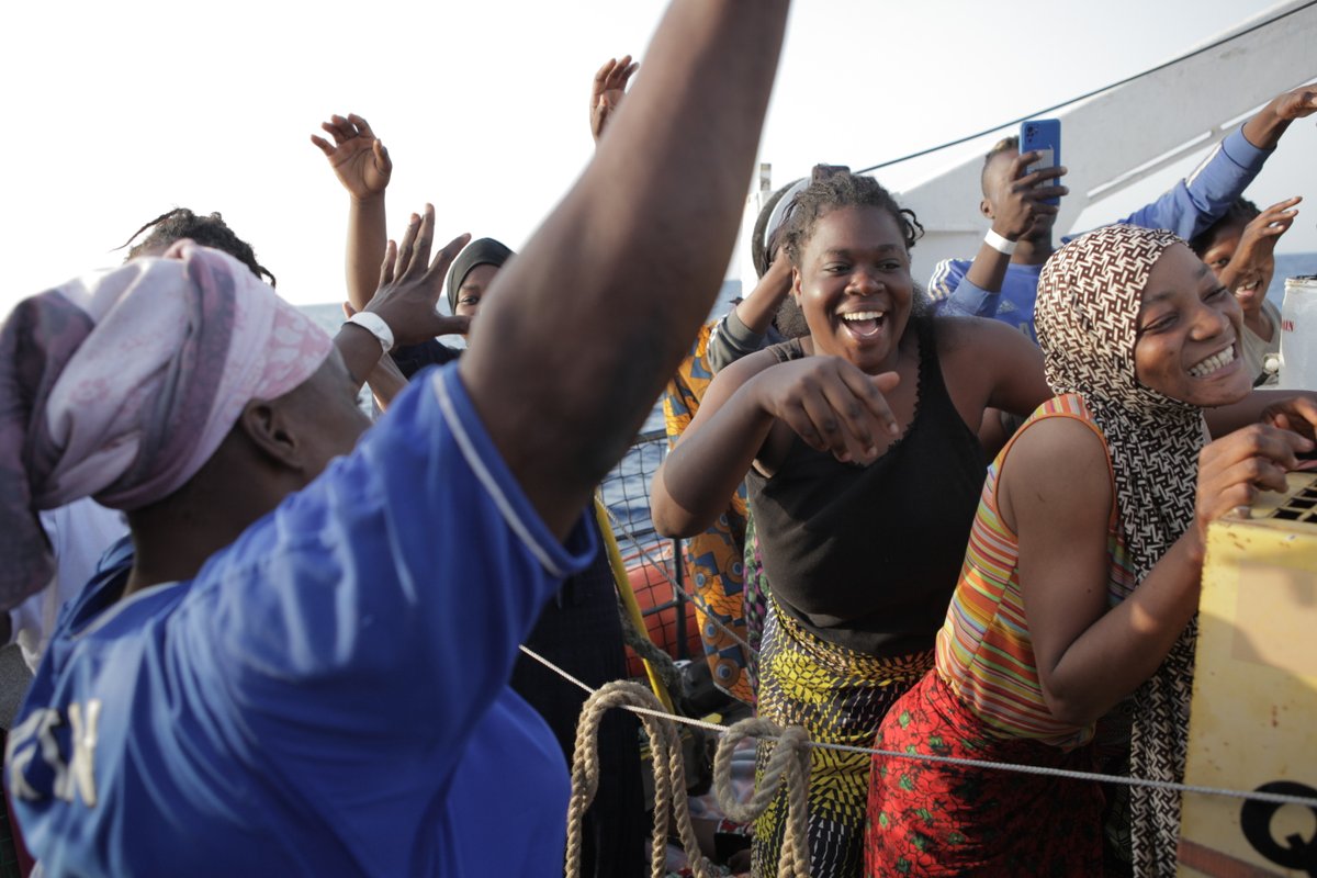 resqpeople's tweet image. +++ Abbiamo un #portosicuro! Le autorità hanno assegnato alla #ResQPeople il porto di sbarco di Augusta, dove prevediamo di arrivare alle 21 circa +++