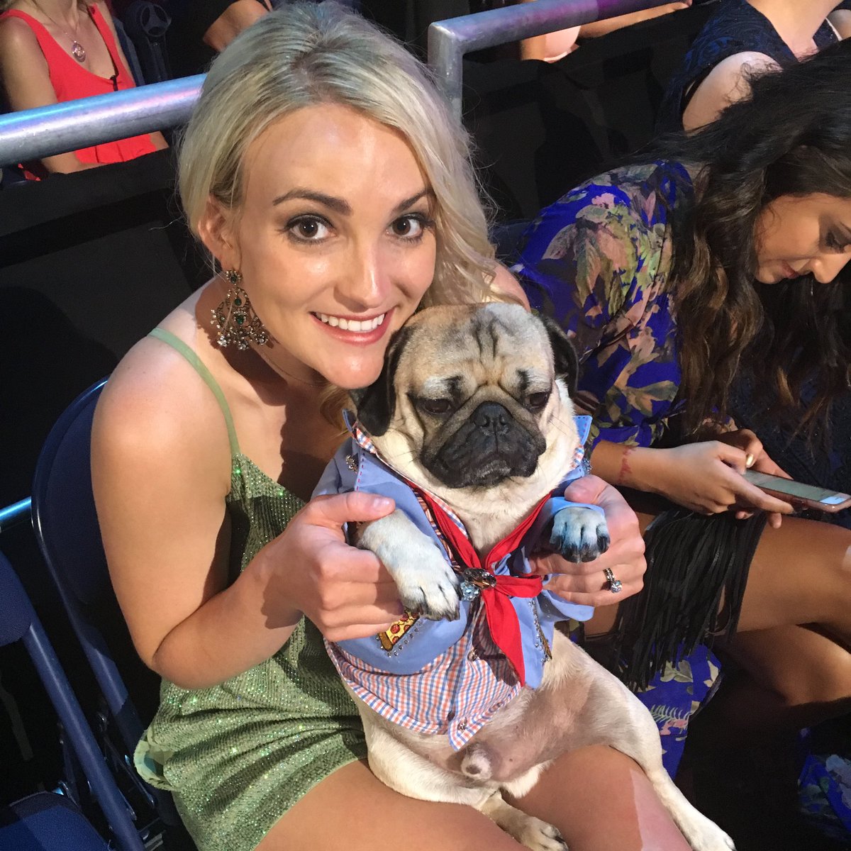 itsdougthepug's tweet image. They say dogs are intuitive and can tell the character of a person…I’ll just leave this old picture here #FreeBritney