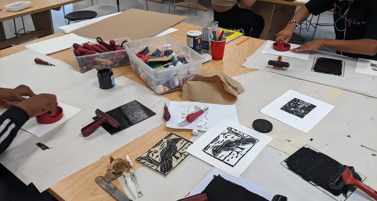 MarlaHawkins16's tweet photo. It was an exciting morning for me. We pulled out first linocut block prints in our new this year course Commercial Art: Printmaking and Textiles. Nice work designing blocks from these @SRMHSart students. https://t.co/aWo1Lxi5Fe